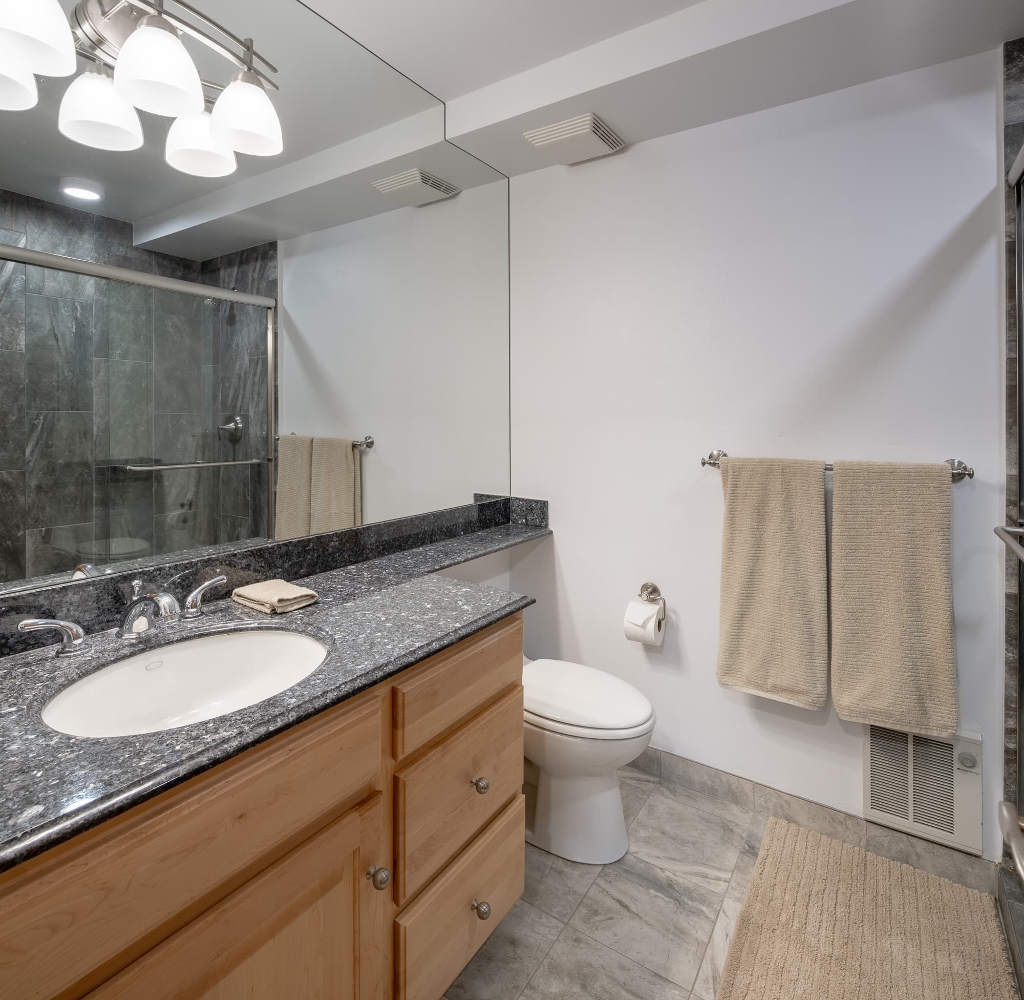 Bathroom — panoramic