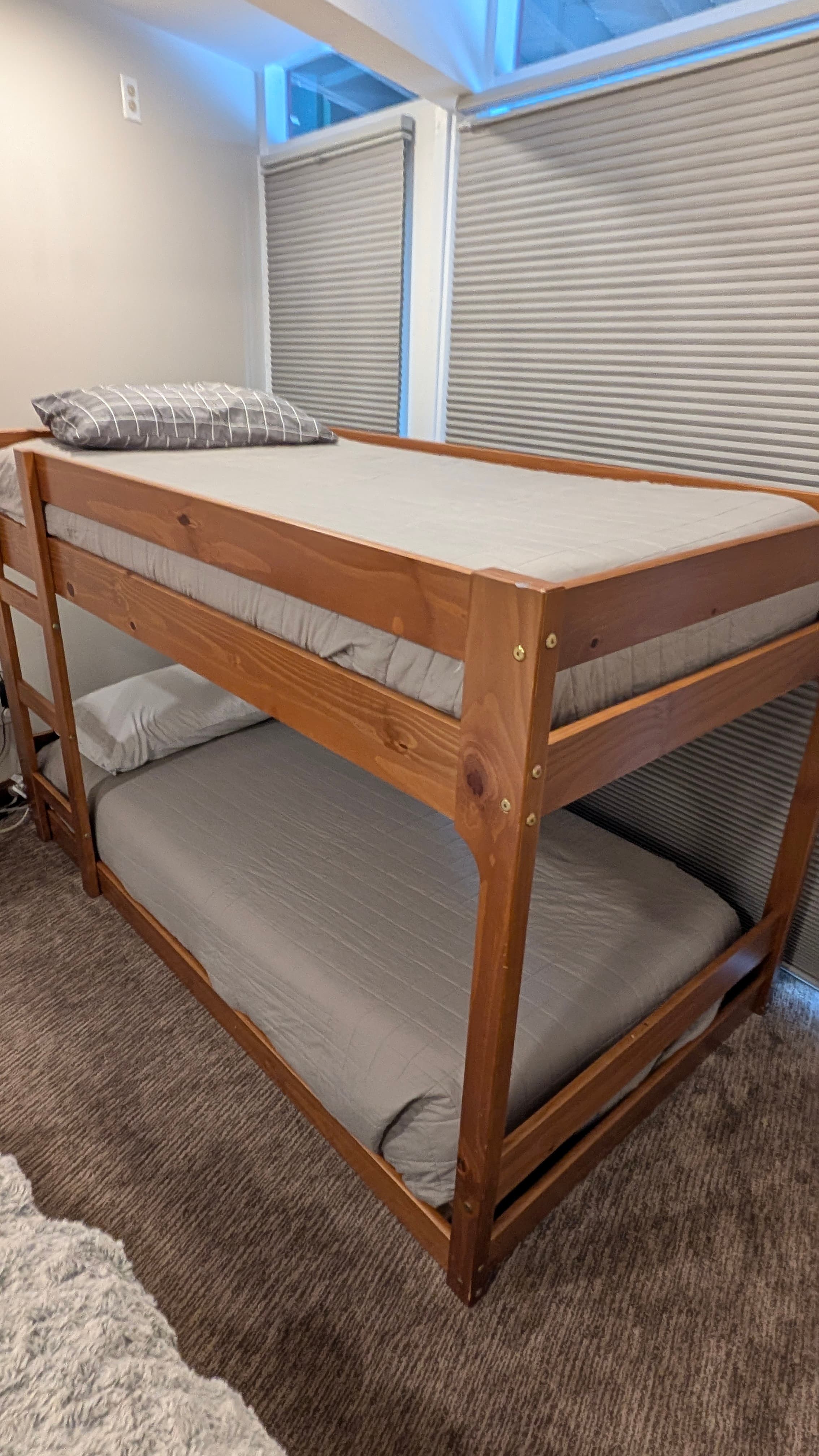 Guest bedroom — bunk beds