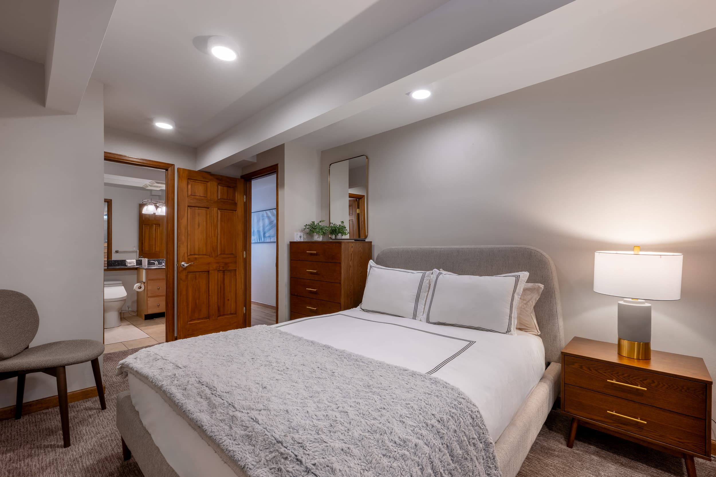 Guest bedroom