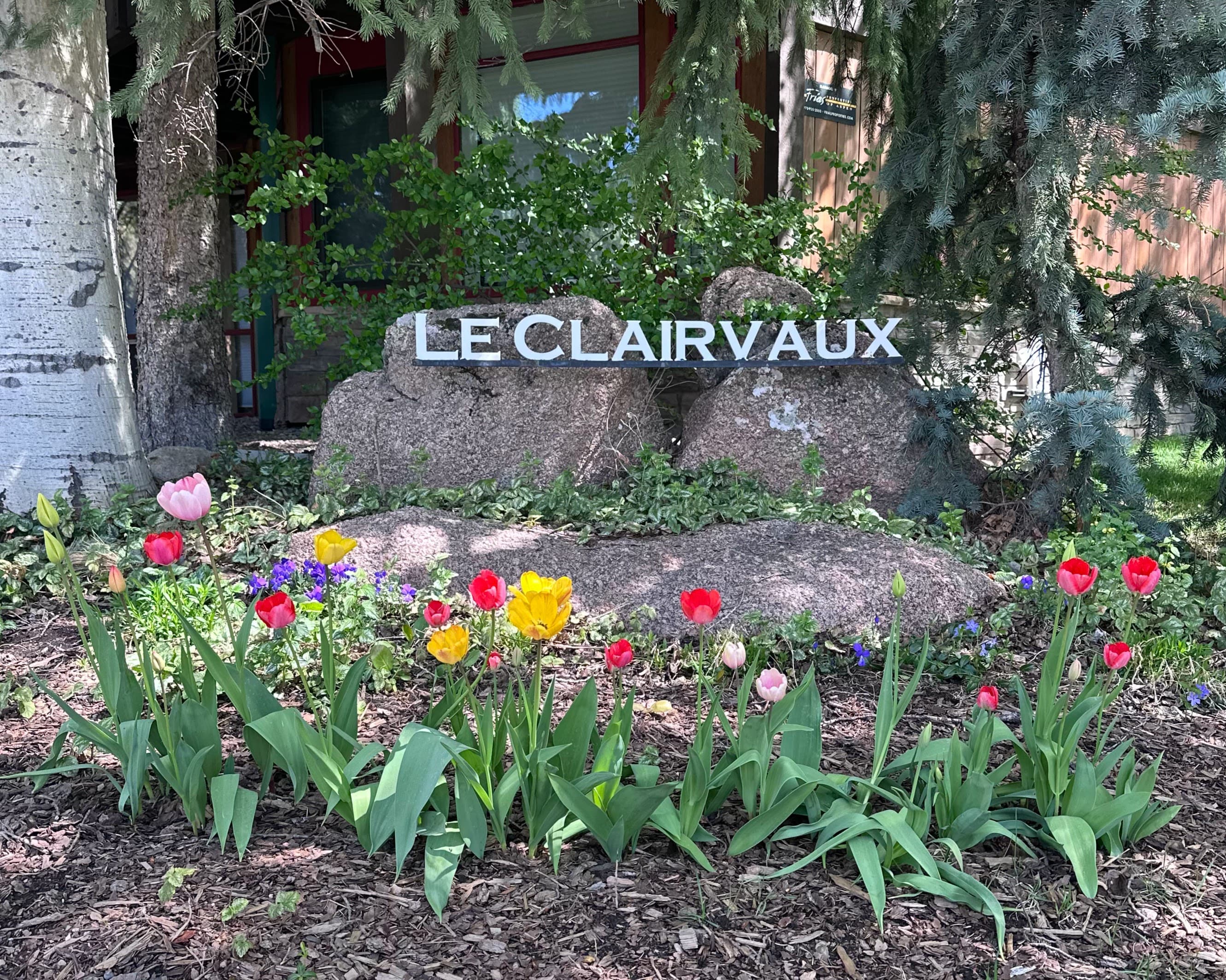 Le Clairvaux sign